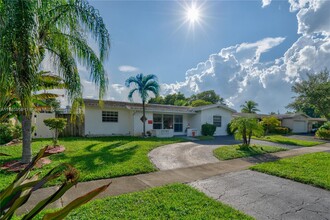714 S Rainbow Dr in Hollywood, FL - Building Photo - Building Photo