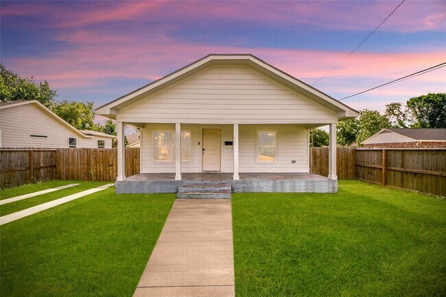 2802 Bringhurst St in Houston, TX - Building Photo - Building Photo
