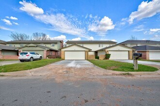 8514 Candlewood Dr in Oklahoma City, OK - Building Photo - Building Photo