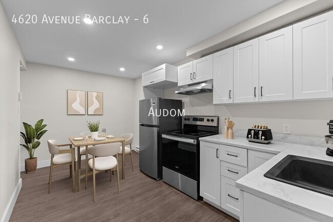 property at 4620 Av. Barclay