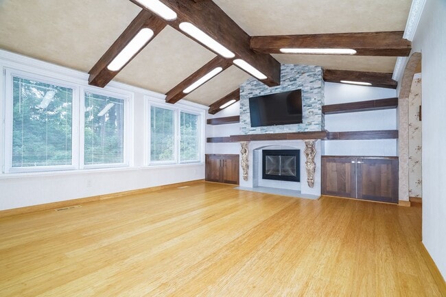 8845 NE 147th St in Kenmore, WA - Building Photo - Building Photo