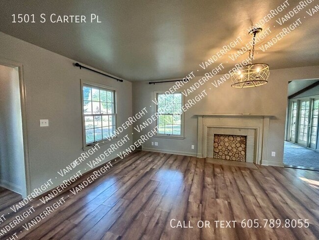 1501 S Carter Pl in Sioux Falls, SD - Foto de edificio - Building Photo