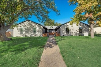 15827 El Estado Dr in Dallas, TX - Building Photo - Building Photo