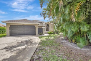 6105 Brandon St in West Palm Beach, FL - Building Photo