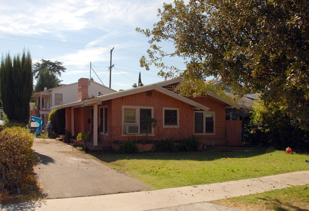 354 W Elk Ave in Glendale, CA - Foto de edificio