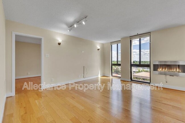 6800 Fleetwood Rd in McLean, VA - Building Photo - Building Photo