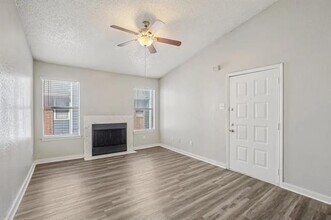 9180 Forest Ln in Dallas, TX - Building Photo - Building Photo