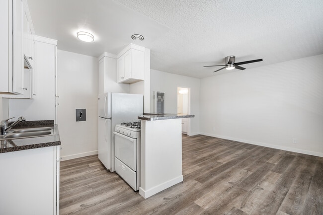 Venice-12915 in Los Angeles, CA - Foto de edificio - Interior Photo