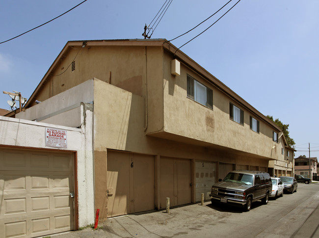 200 East Wakefield Ave in Anaheim, CA - Building Photo - Building Photo