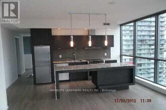 8 Charlotte St in Toronto, ON - Building Photo - Building Photo