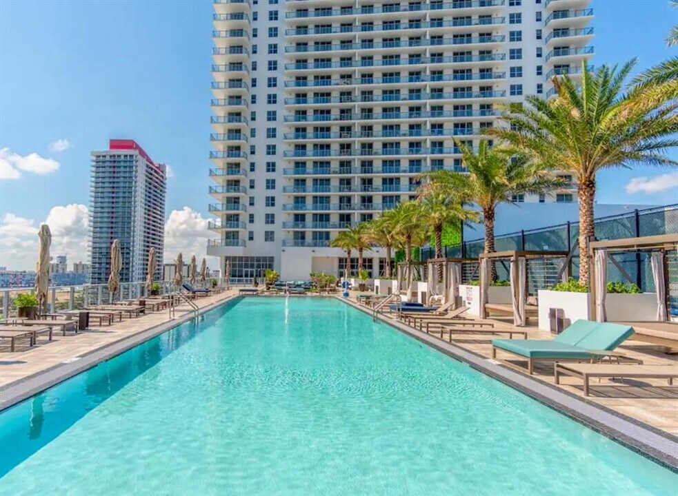 4010 S Ocean Dr, Unit R1501 in Hollywood, FL - Building Photo