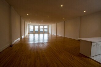 9421 Joseph Campau St, Unit 9421-2 in Hamtramck, MI - Building Photo - Building Photo