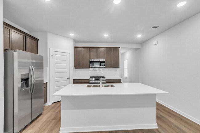 8550 Blueberry Ash St in Magnolia, TX - Building Photo - Building Photo