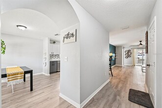 2122 Pleasure Run Dr in Ruskin, FL - Building Photo - Building Photo