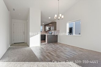 1922 Hickory Rd in Moses Lake, WA - Building Photo - Building Photo