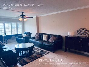 2264 Winkler Ave in Ft. Myers, FL - Foto de edificio - Building Photo
