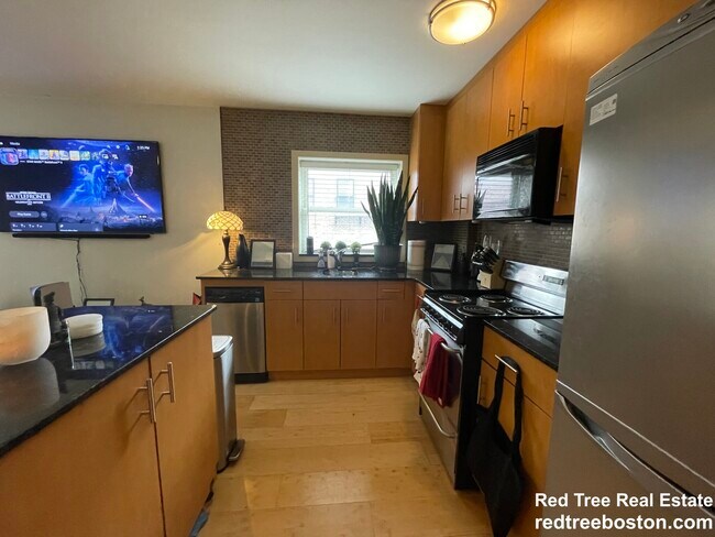 461 Park Dr, Unit 304 in Boston, MA - Building Photo - Building Photo