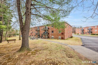 513 Emmett St in Bristol, CT - Building Photo - Building Photo