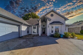 4112 Fairlakes Ct in Dallas, TX - Building Photo - Building Photo