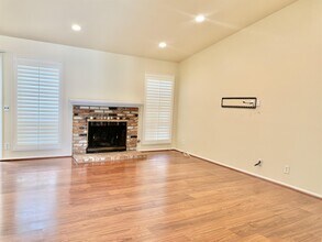 300 Los Padres Ln in Placentia, CA - Building Photo - Building Photo