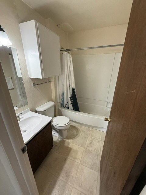 1225 Wyoming Ave, Unit #2 in Cody, WY - Building Photo - Building Photo