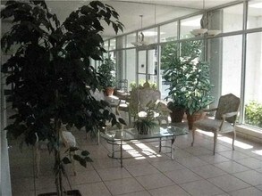 3230 S Ocean Blvd-Unit -C306 in Palm Beach, FL - Building Photo - Building Photo