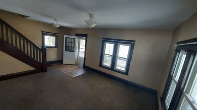 327 Hasson Ave in Oil City, PA - Foto de edificio - Building Photo