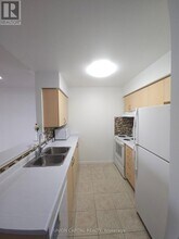 105-105 Sunrise Dr in Markham, ON - Building Photo - Building Photo