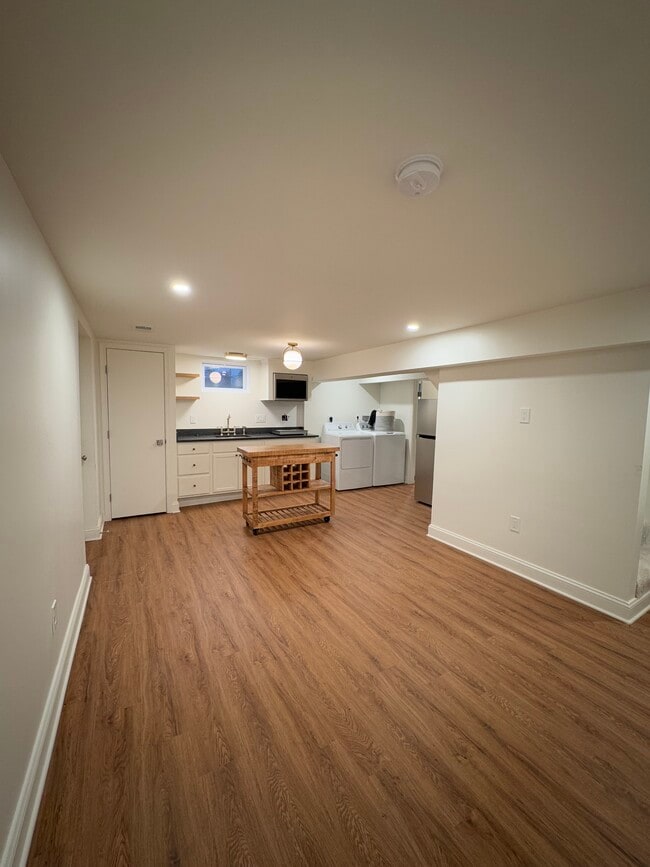 1012 Roswell Dr in Silver Spring, MD - Building Photo - Building Photo