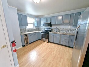 121 S Feltus St in South Amboy, NJ - Building Photo - Building Photo