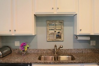 226 Emilly Ln in Yorktown, VA - Building Photo - Building Photo