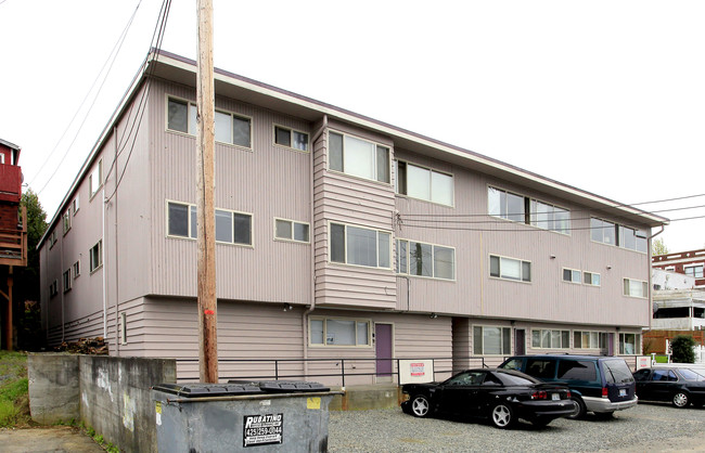 Rucker Court in Everett, WA - Building Photo - Building Photo