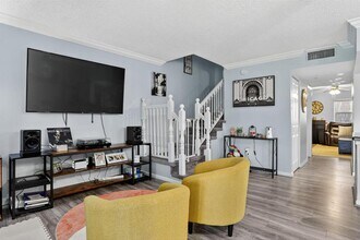 9050 NW 28th St in Coral Springs, FL - Foto de edificio - Building Photo