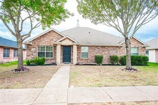 108 Hollow Tree Dr in Red Oak, TX - Building Photo