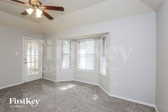 6008 Sundown Dr in Watauga, TX - Foto de edificio - Building Photo