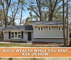 2710 Dunmoreland Terrace in Atlanta, GA - Building Photo