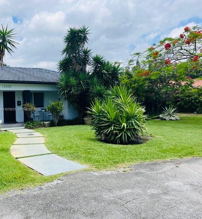 12000 NE 9th Ave in Biscayne Park, FL - Building Photo - Building Photo