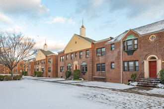 66-70 Tulip Avenue in Floral Park, NY - Building Photo - Building Photo