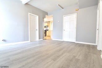 705 E 25th St in Paterson, NJ - Building Photo - Building Photo
