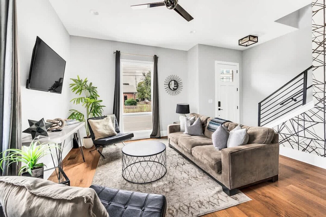 1332 3rd Ave N, Unit SI ID1470331P in Nashville, TN - Foto de edificio