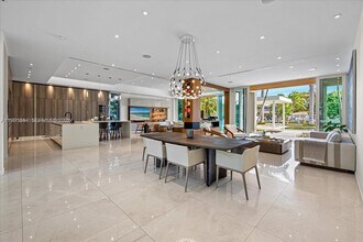 3465 Meridian Ave in Miami Beach, FL - Building Photo - Building Photo