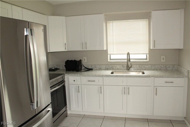 property at 511 SE 5th Pl