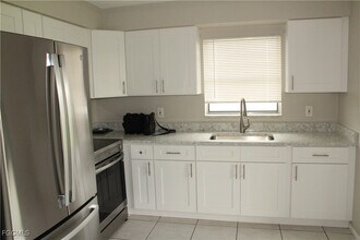 511 SE 5th Pl in Cape Coral, FL - Building Photo - Building Photo