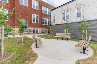 Mount Union Senior Lofts in Mount Union, PA - Foto de edificio - Building Photo