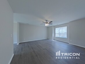 827 Oakshire Cir in Charlotte, NC - Building Photo - Building Photo