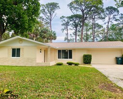 1505 Edgewater Rd in Daytona Beach, FL - Building Photo