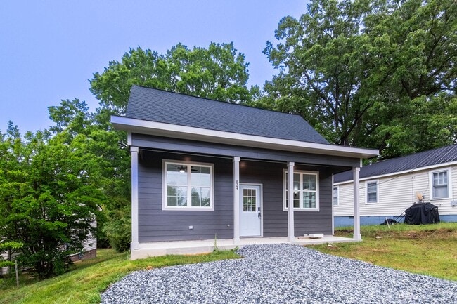 property at 824 Chandler Ave