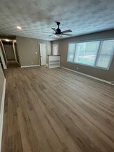 2726 S Edgewater Dr in Springfield, MO - Building Photo - Building Photo