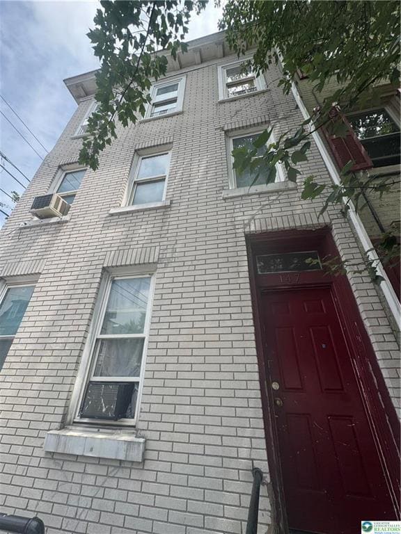 property at 147 N 11th St