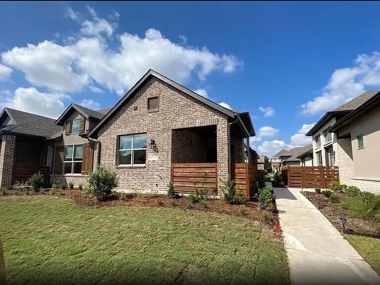 1625 Dewberry Ln in Garland, TX - Building Photo